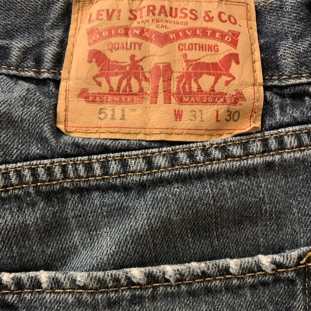 Size 31x30 levis jeans for men.